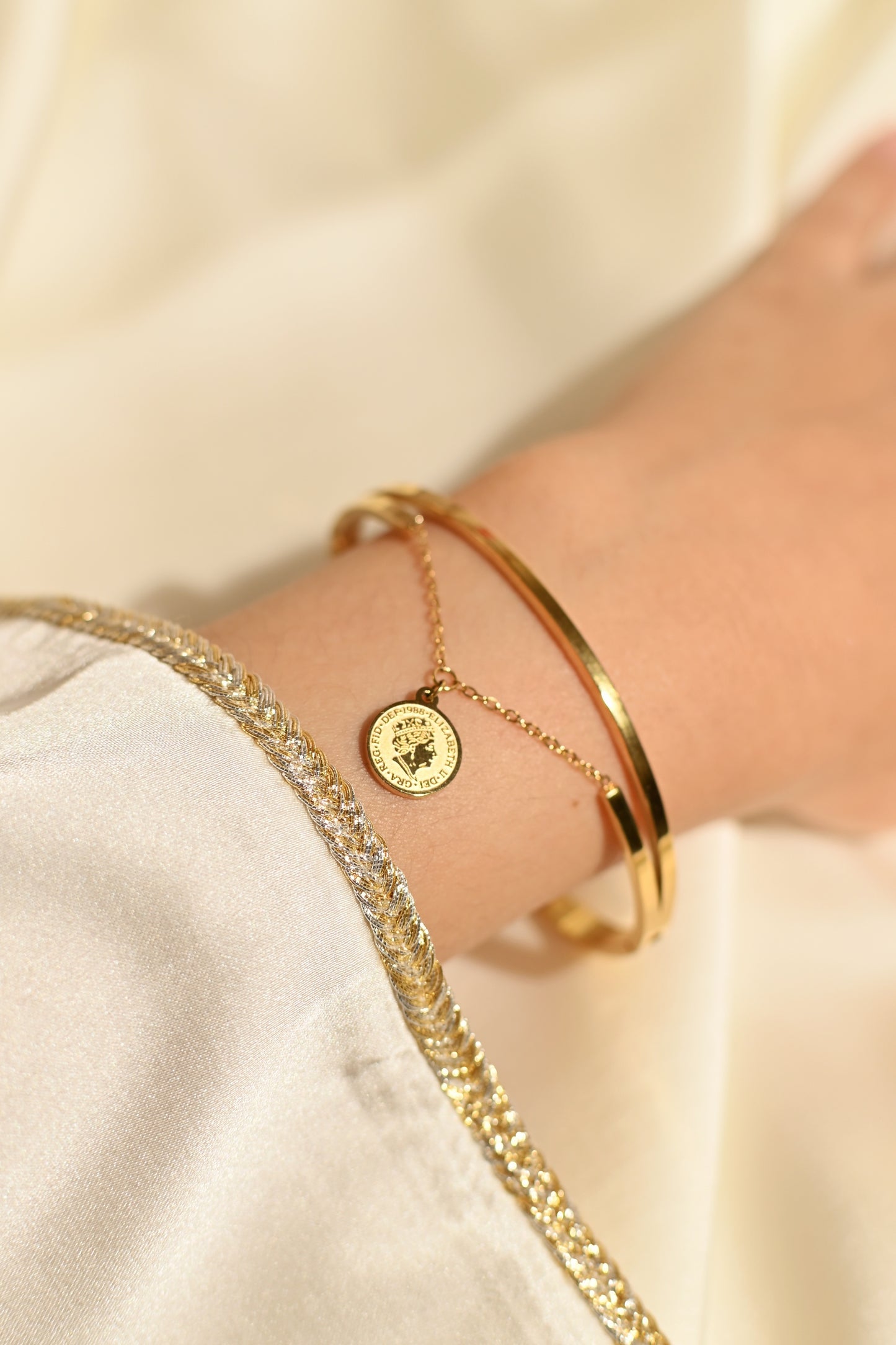 DOS PESOS Bangle