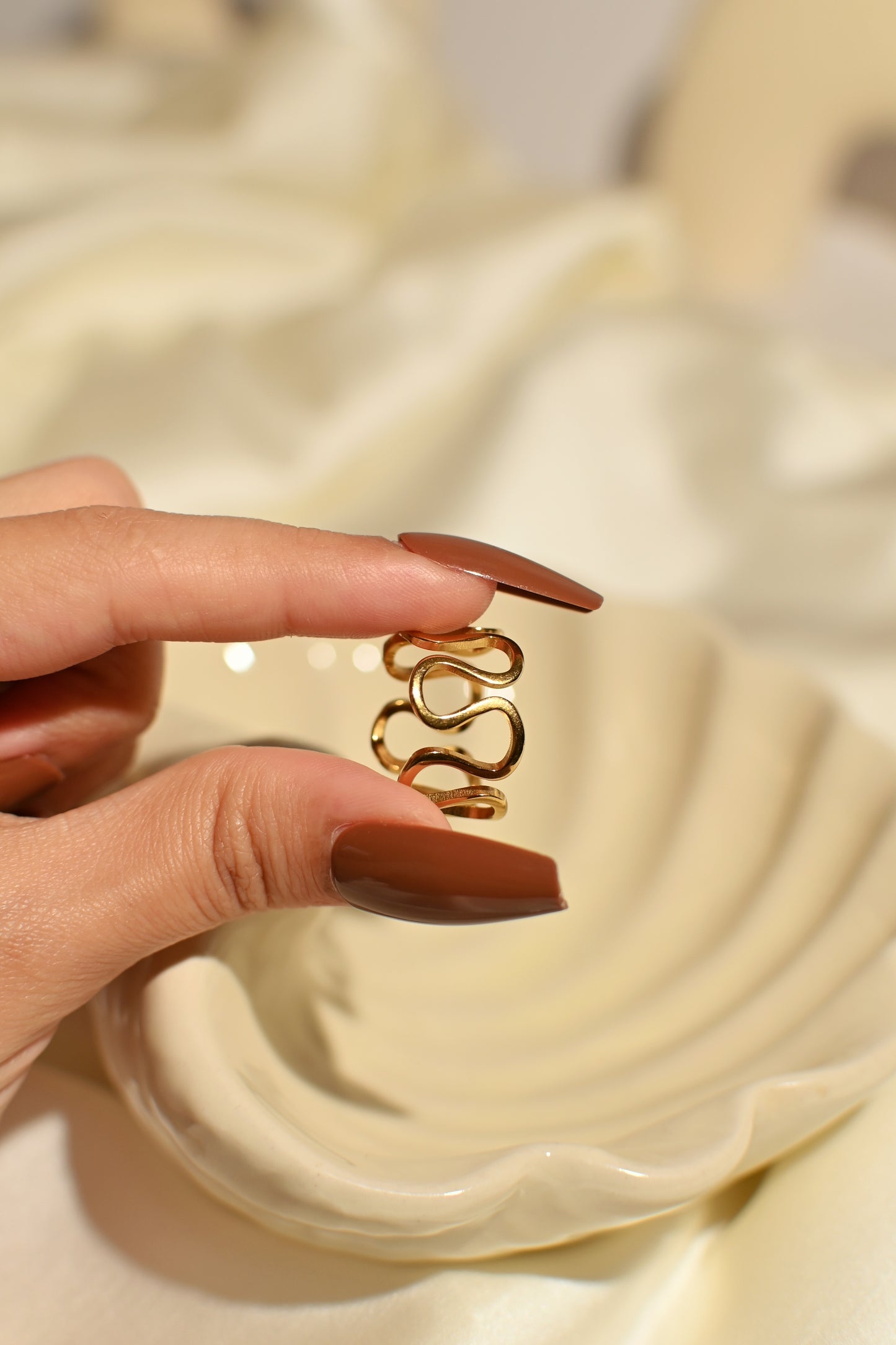 ZIGZAG CURLS RING