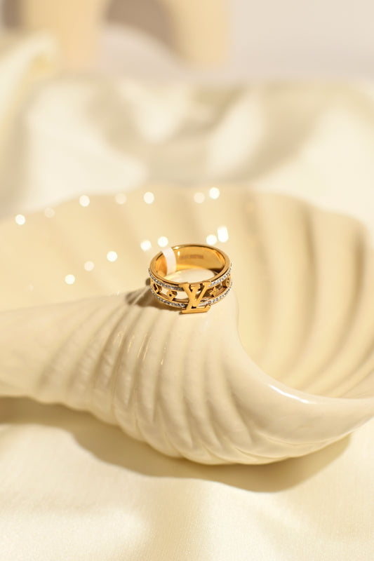 LV II RING
