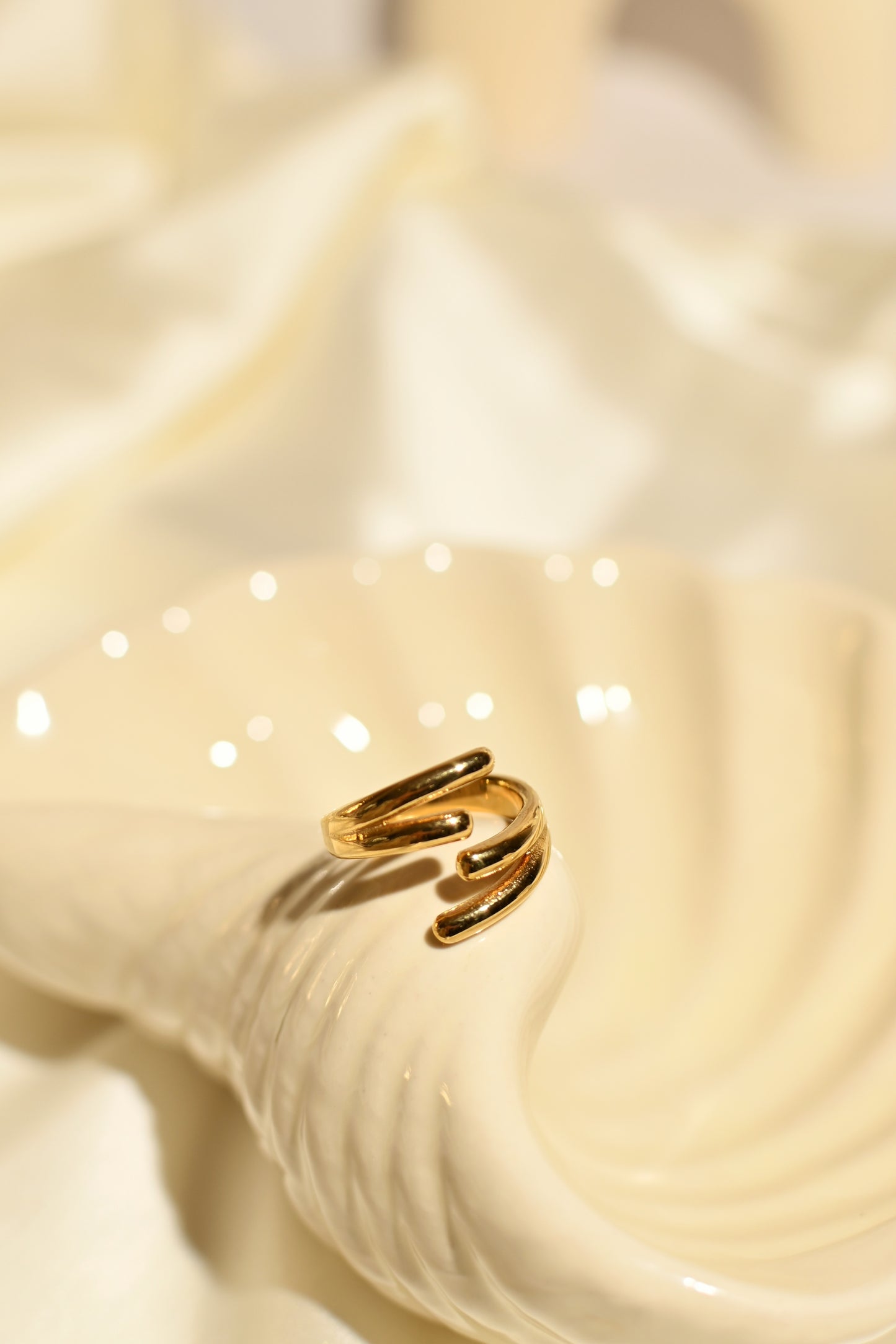 VICTORIA RING