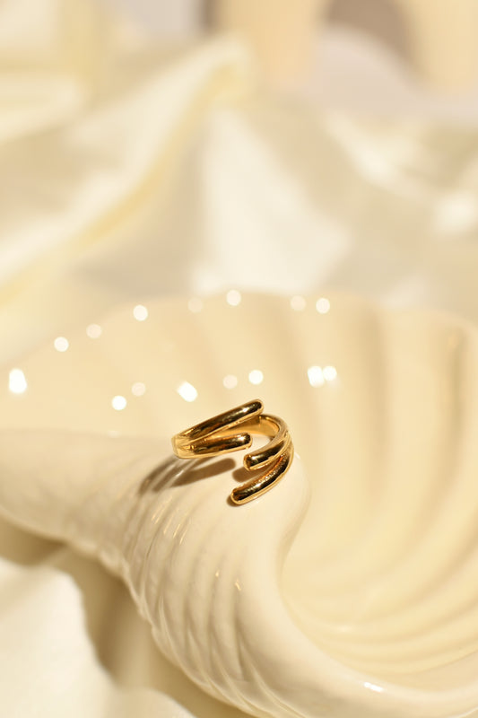 VICTORIA RING